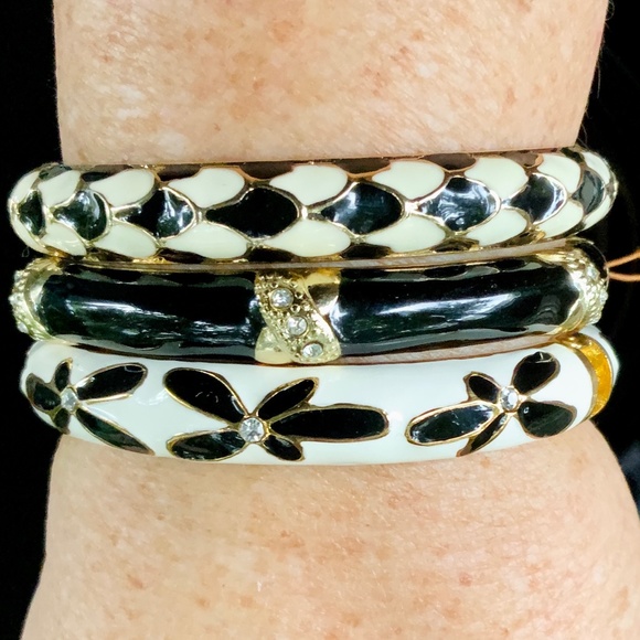 SEQUIN NYC Jewelry - SEQUIN NYC ENAMEL HINGED BANGLE BRACELET BLK/IVORY/GOLD ⭐️ STUNNING 3 Pc STACK